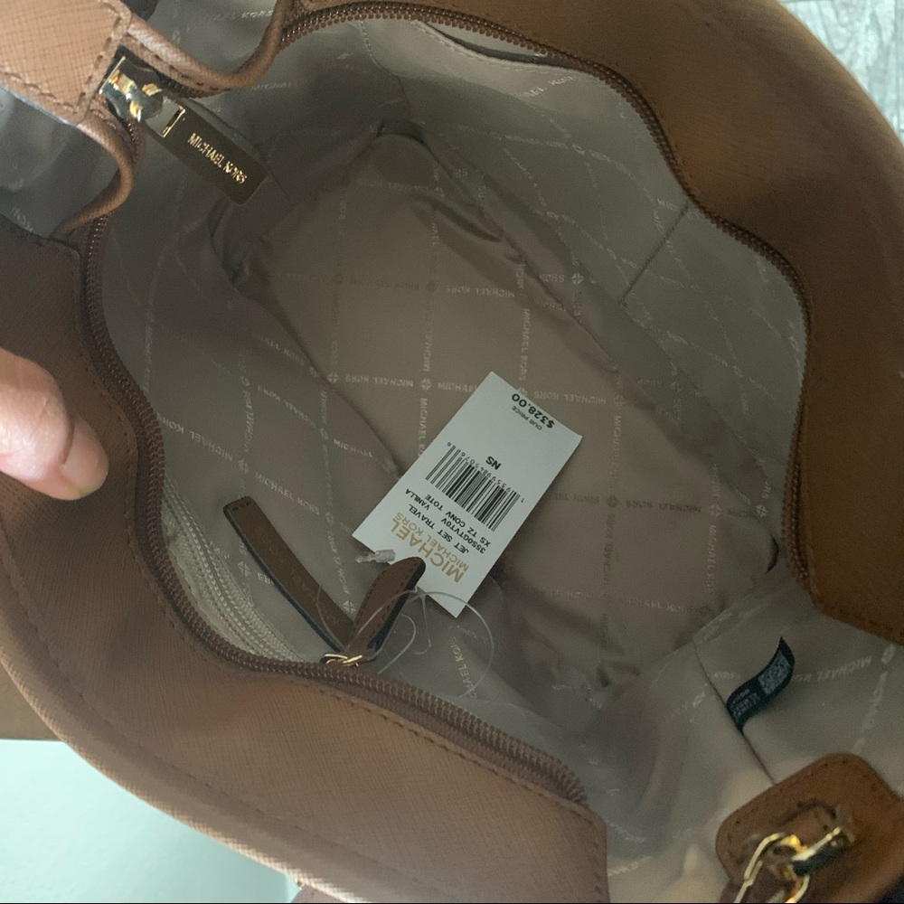New MK tote♥️ - Picture 4 of 6